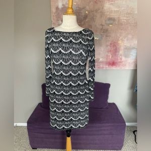 Laura Petites Black and White Scalloped Print‎ Long Sleeve Midi Dress Size 4